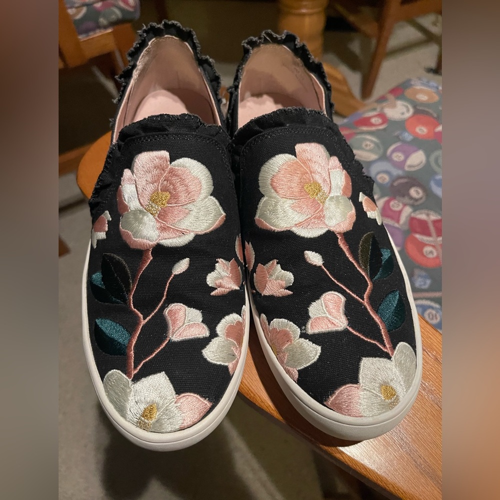 Kate Spade Embroidered Shoes